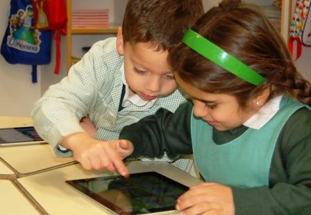 Orvalle fusiona las nuevas tecnologías y el bilingüismo
