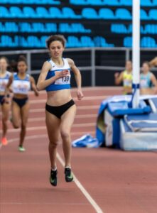 Paula Martin bate el récord de España de 800 metros 20 años después