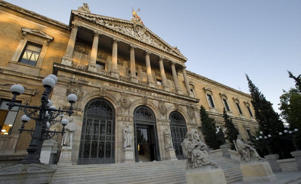 Aunque la biblioteca esté confinada, el gusto por la lectura no para de crecer