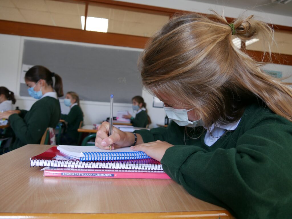 Aunque la biblioteca esté confinada, el gusto por la lectura no para de crecer