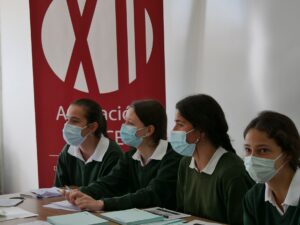 Alumnas de Bachillerato subcampeonas del Torneo de Debate Pre-Universitario