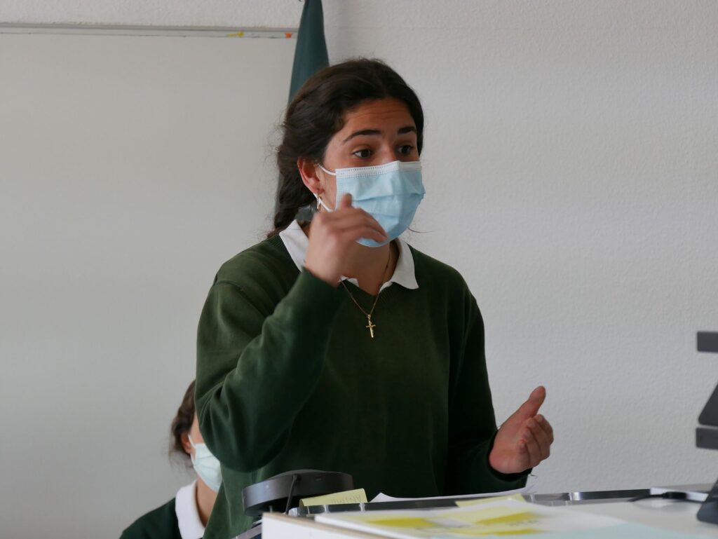 Alumnas de Bachillerato subcampeonas del Torneo de Debate Pre-Universitario