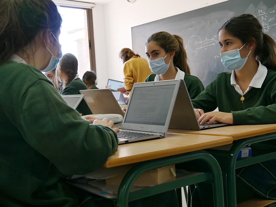 Trabajando el modelo NABCH en clase de Economía