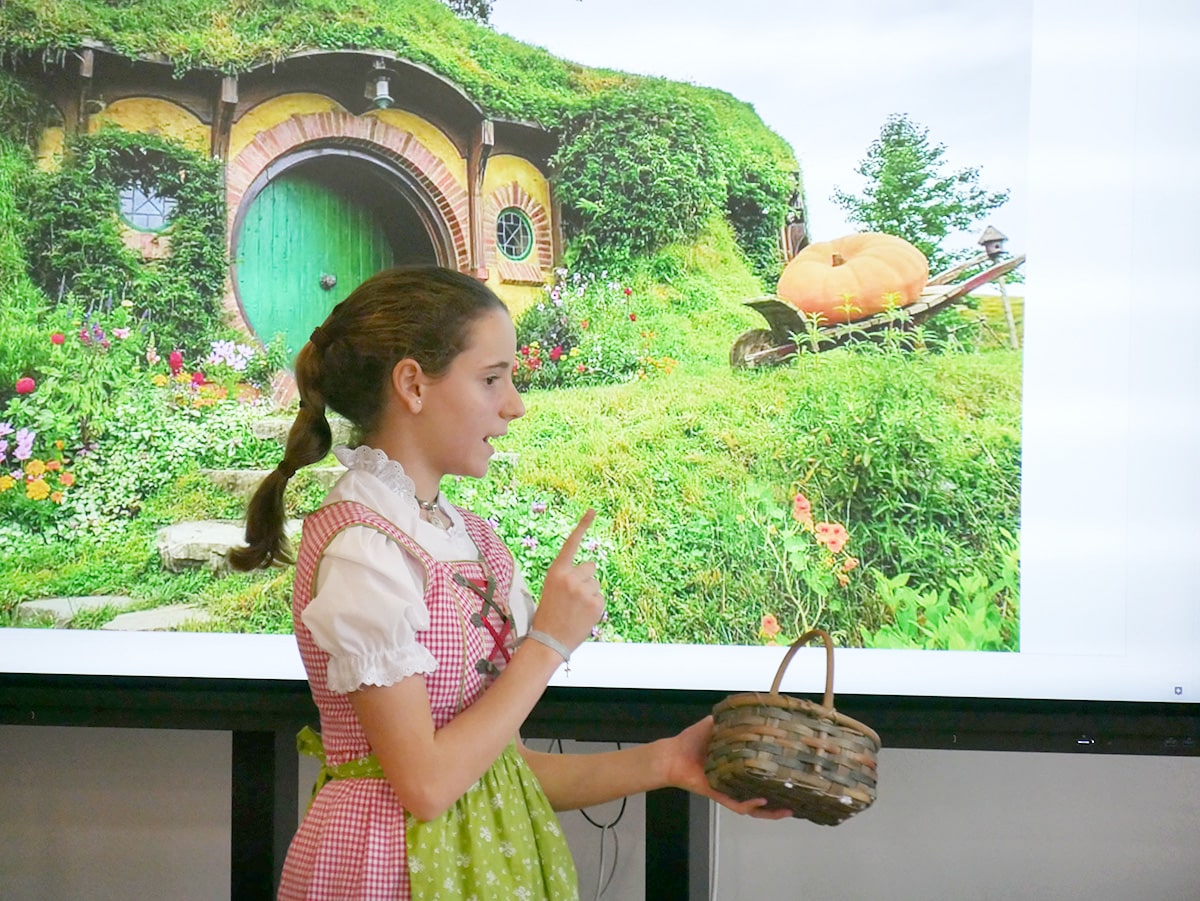Alumnas de 6º de Primaria realizan un teatro íntegramente en alemán 1 aleman