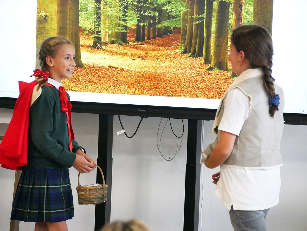 Alumnas de 6º de Primaria realizan un teatro íntegramente en alemán 3 colegio orvalle aleman