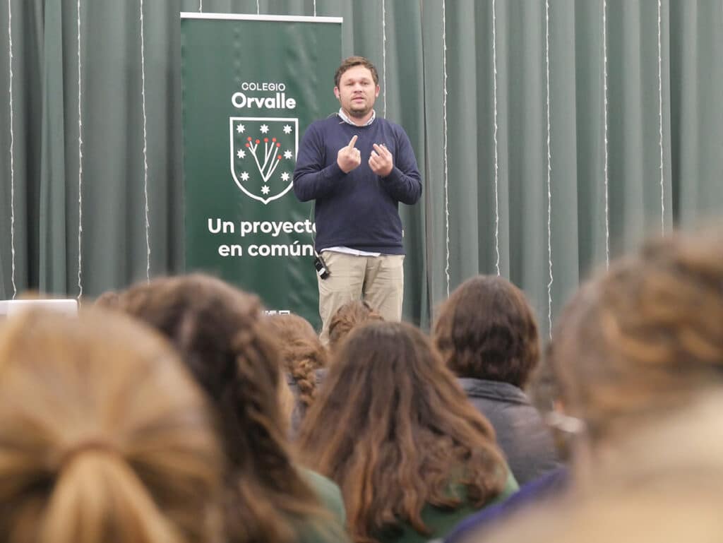 Testimonio de conversión de Dimitri Conejo: ''Dios siempre estuvo a mi lado''.