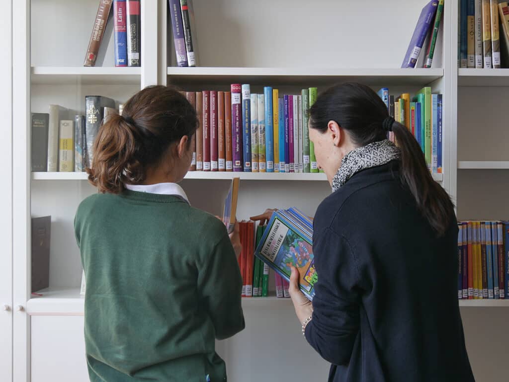 Orvalle estrena biblioteca