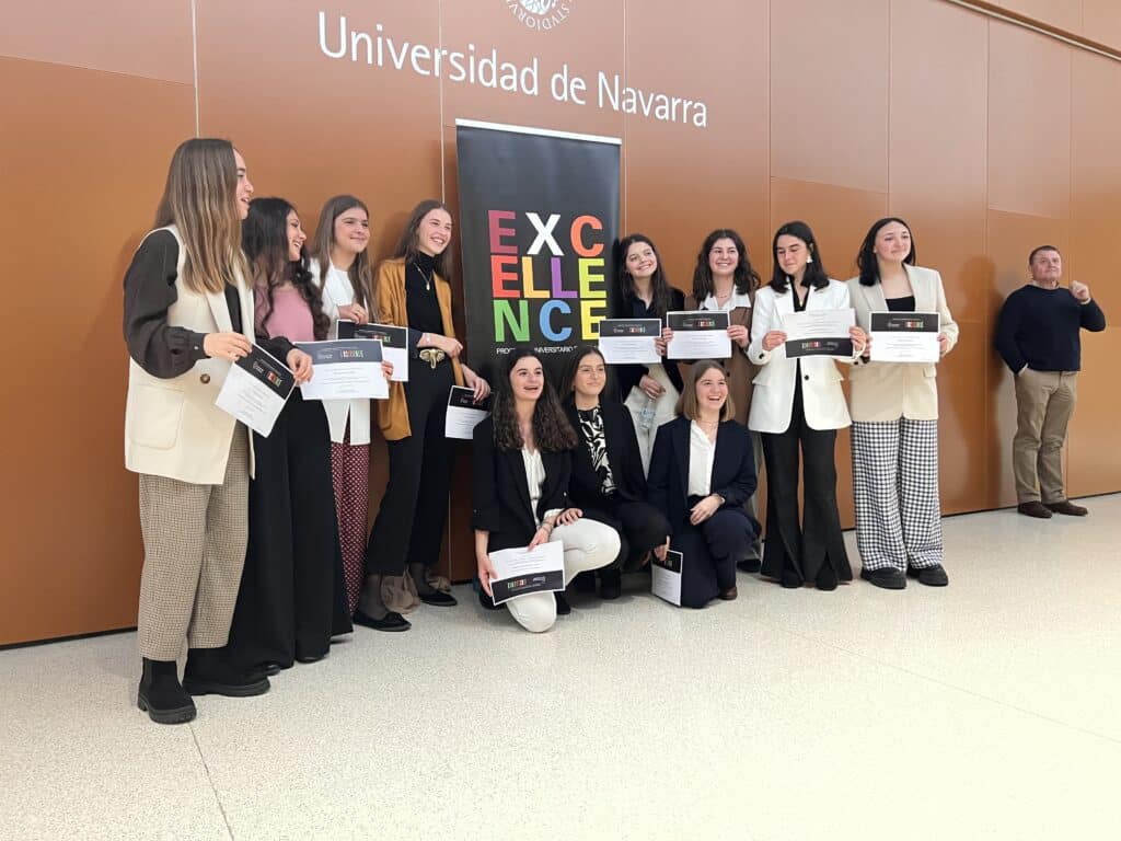 Un grupo de alumnas logra una mención de honor en el Programa Excellence