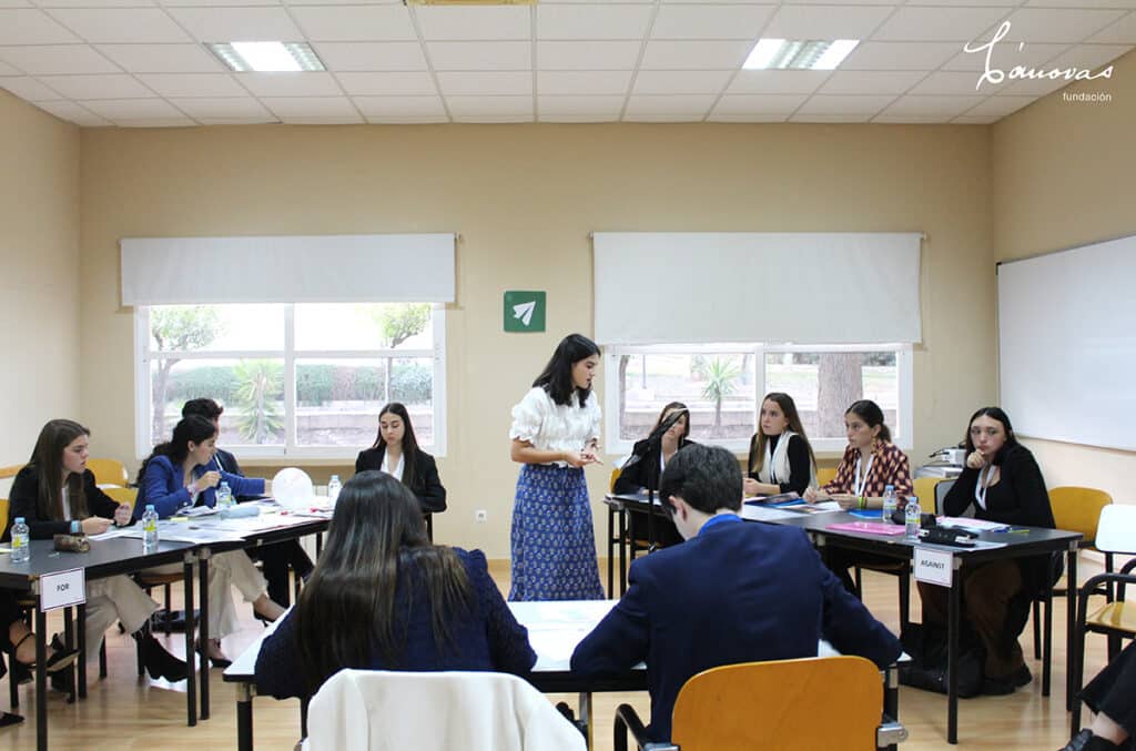 Second place on the VI Cánovas School Debating Tournament 2 Second place on the VI Cánovas School Debating Tournament