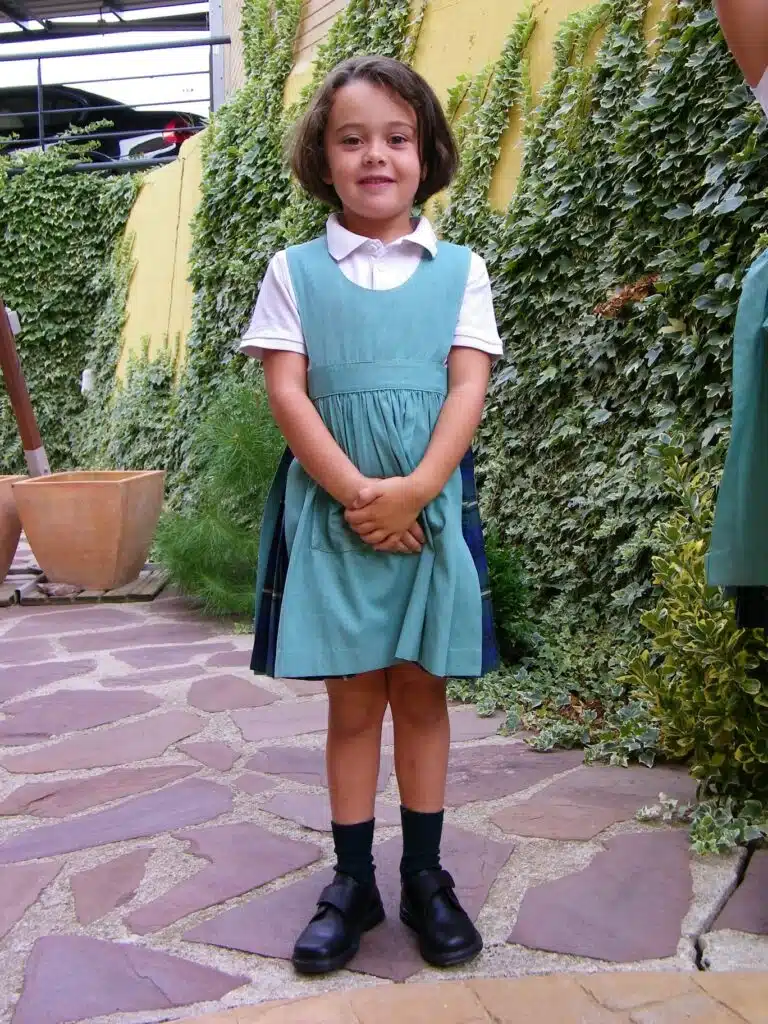 La alumni Lucía Vendrell conoce personalmente a S. M. el Rey Felipe VI