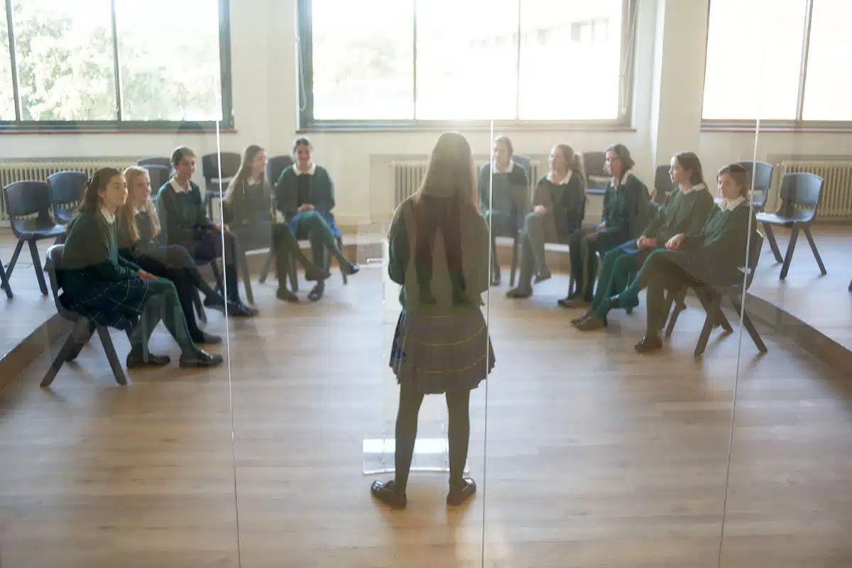 aula agora instalaciones del colegio orvalle