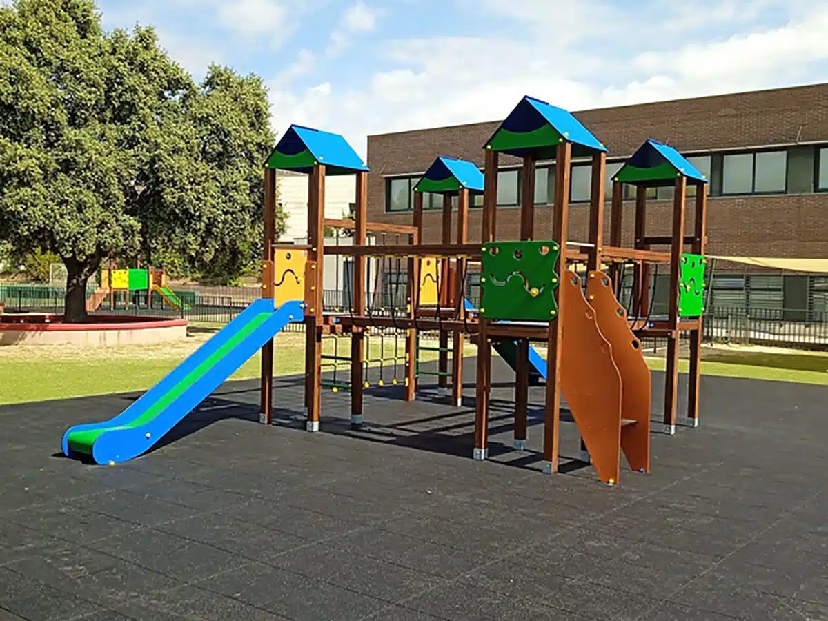 instalaciones del colegio orvalle parque infantil