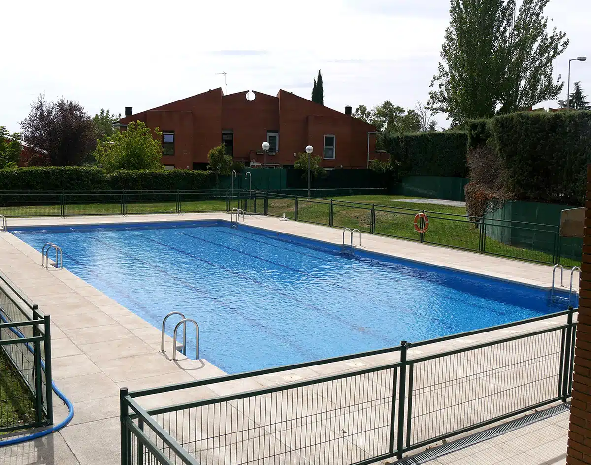 colegio con piscina madrid