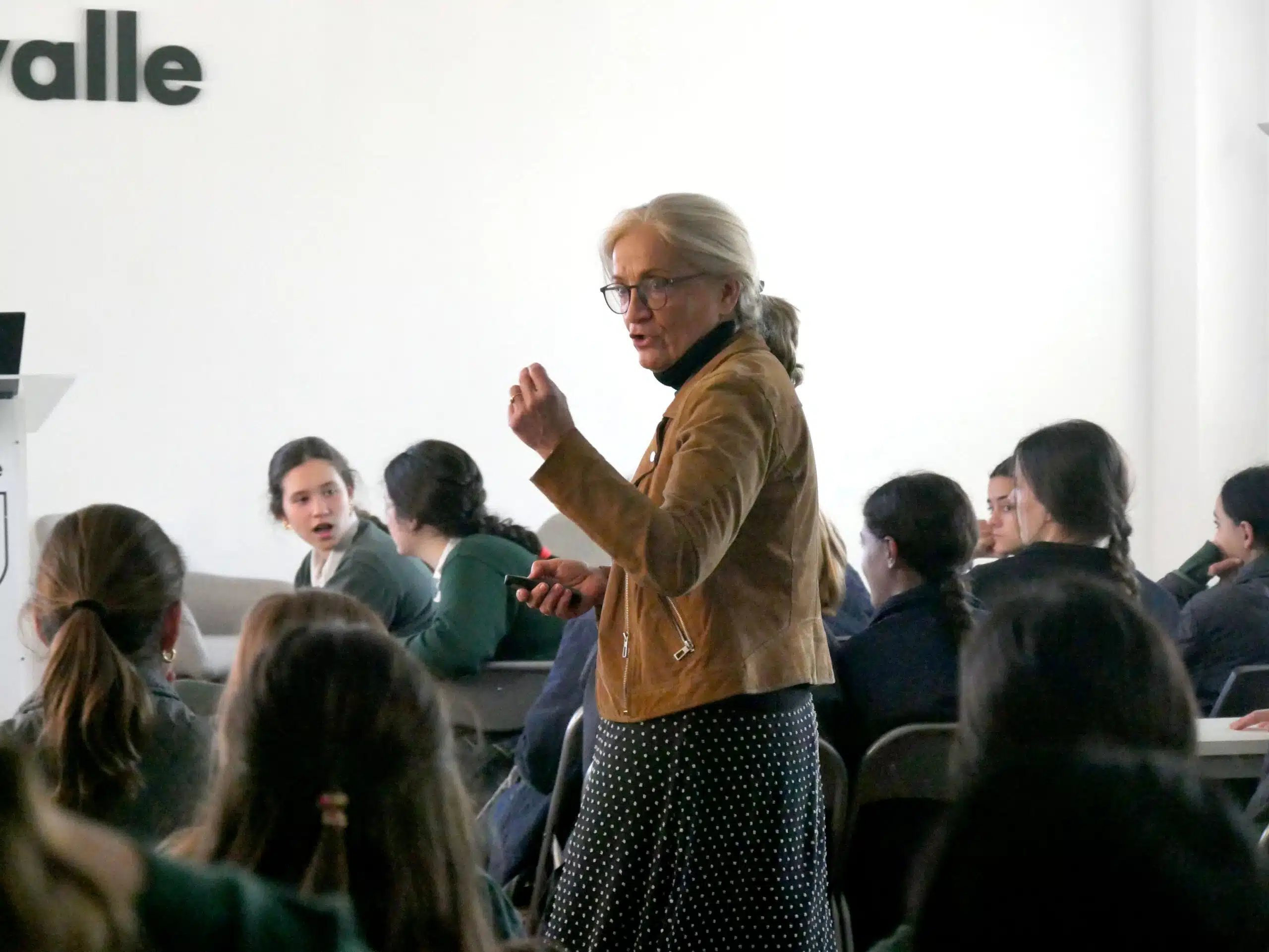 Hoy un lector, mañana un líder: la importancia de la lectura en adolescentes 11 leer-importancia de la lectura en adolescentes