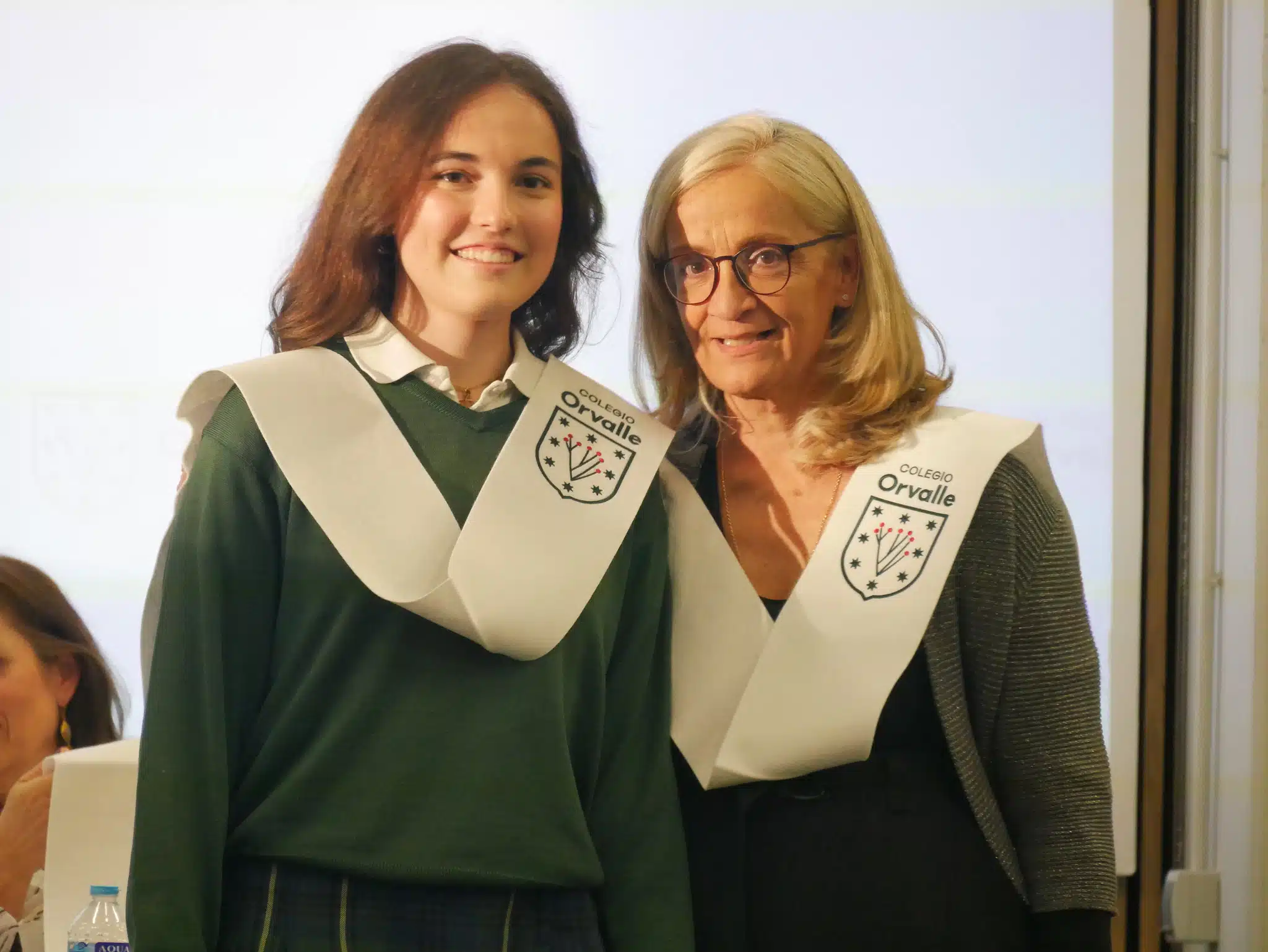 Rocío Villanueva (Colegio Orvalle - Madrid), seleccionada entre los 50 estudiantes más brillantes de España en la XXI edición Becas Europa 12 Rocío Villanueva (Colegio Orvalle - Madrid), seleccionada entre los 50 estudiantes más brillantes de España en la XXI edición Becas Europa